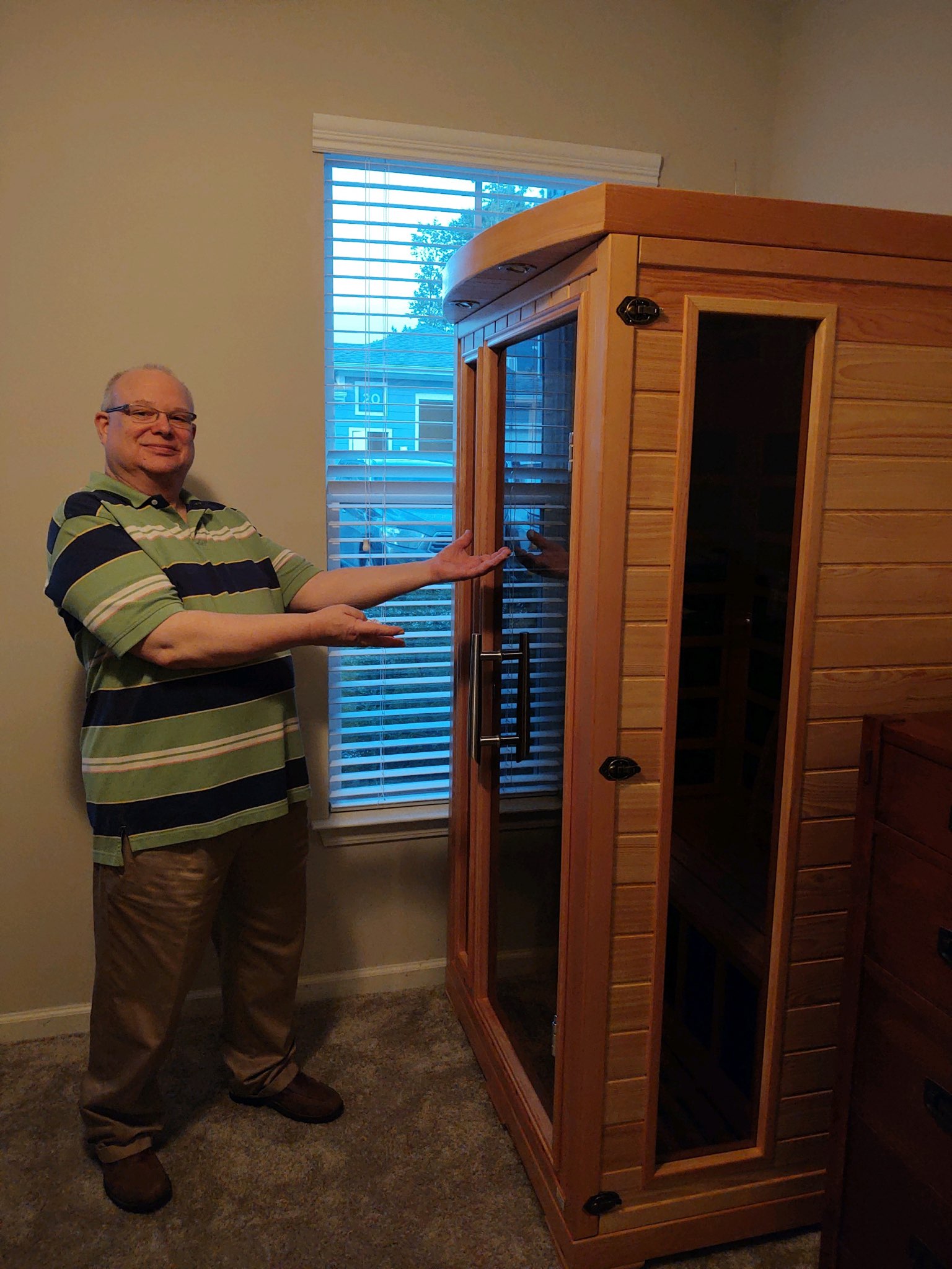 medical saunas with ahppy customer - 08