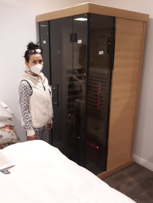 medical saunas with happy customer 22