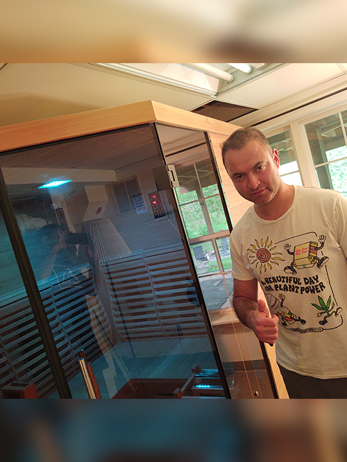 medical saunas with happy customer 43