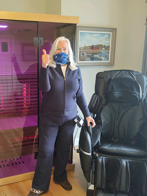 medical saunas with happy customer 35